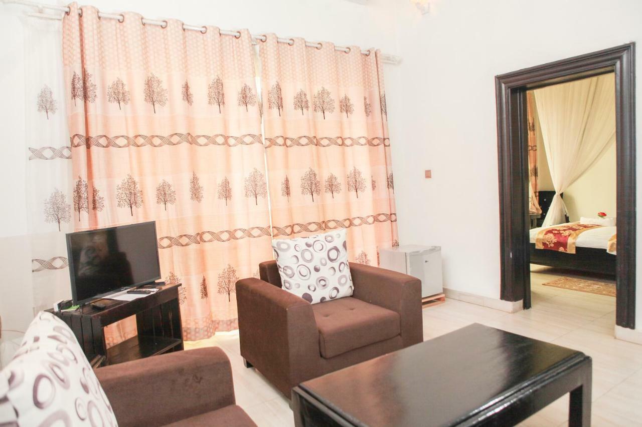 Hotel Kangaroo בוג'ומבורה מראה חיצוני תמונה